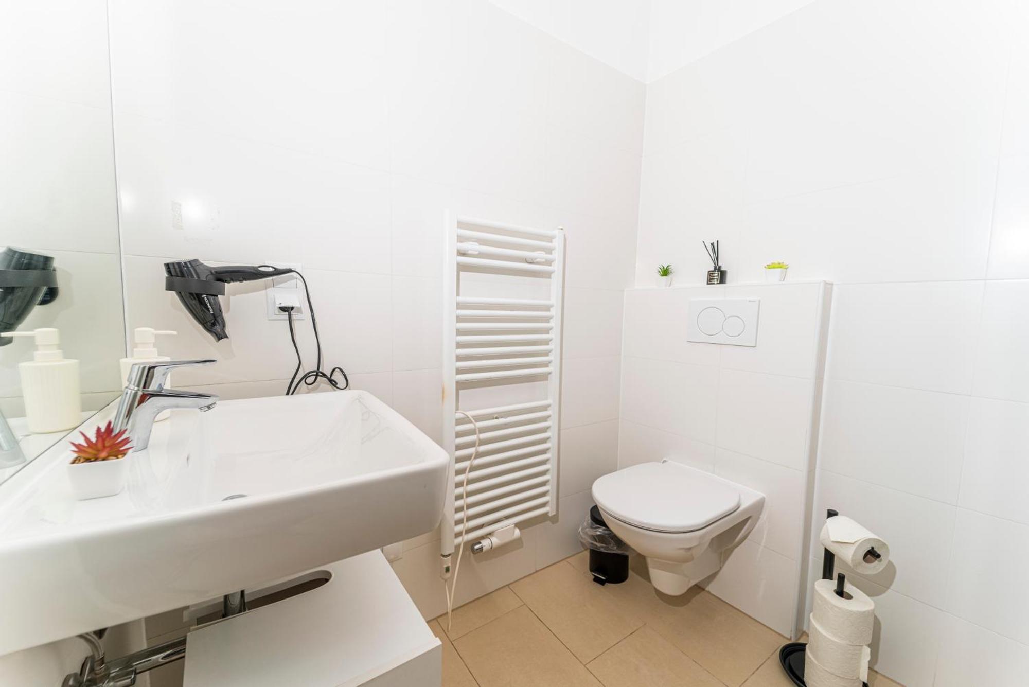 Central Stephansdom Apartment I Netflix I Self Check In Vienna Esterno foto